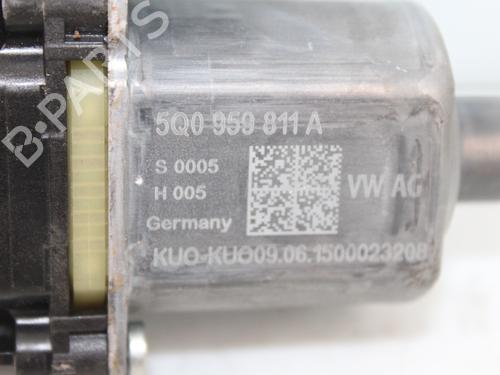 Left rear window motor SKODA OCTAVIA III Combi (5E5, 5E6)  | BP21013872E23 