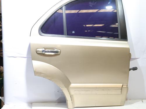 right-rear-door-kia-sorento-i-jc-2002-2003-2004-2005-2006-2007-2008-2009-2010-2011-37013217 main image