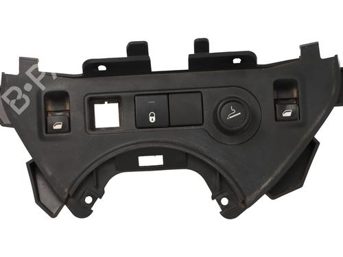 Used Left front window switch Left front window switch PEUGEOT PARTNER Box Body/MPV 1.6 HDi (109 hp) 33891093 33891093