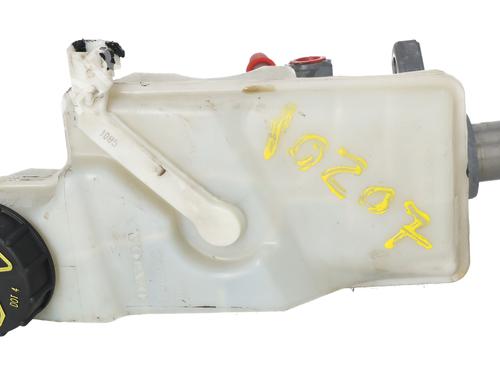 Used Brake master cylinder VOLVO V40 Hatchback (525) D2 (120 hp) 32387557