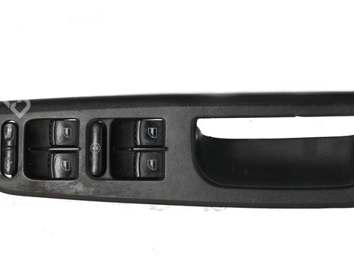 Used Left front window switch SKODA OCTAVIA I (1U2) 1.9 TDI (110 hp) 32115555