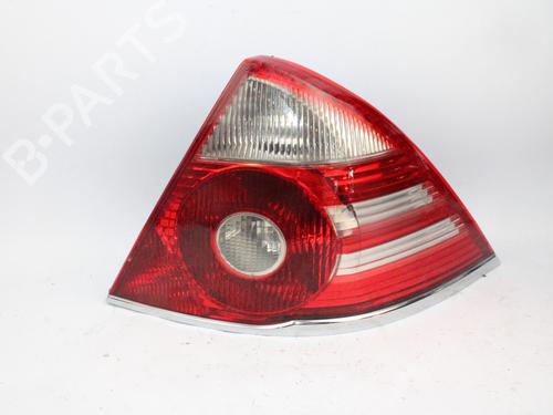 Used Right taillight FORD MONDEO III (B5Y) [2000-2007]  15283904