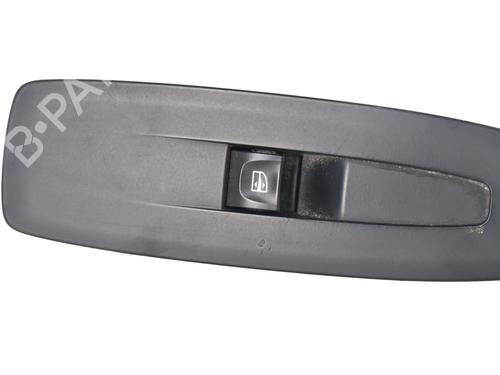 Højre fortil elrude kontakt Højre fortil elrude kontakt RENAULT MEGANE IV Hatchback (B9A/M/N_) 1.5 dCi 110 (B9A3) (110 hp) 37424069 37424069