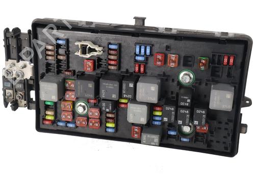 Used Fuse box Fuse box 37026753 37026753