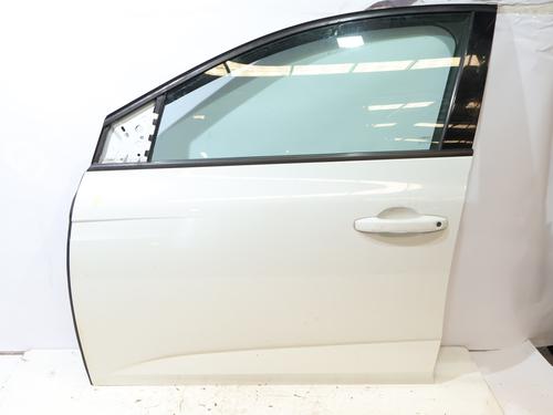 left-front-door-renault-megane-iv-hatchback-b9amn_-2015-37376066 main image