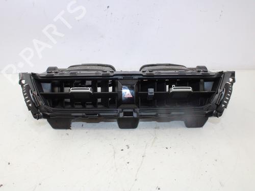 Used Air vent TOYOTA COROLLA Saloon (_E21_) 1.6 VVTi (ZRE210) (122 hp) 13711671