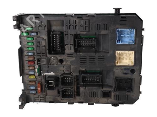 Used Fuse box Fuse box 37697251 37697251