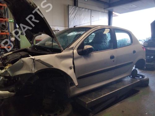 Luftfiltergehäuse PEUGEOT 206 Hatchback (2A/C) 1.4 HDi eco 70 | BP17647454M87