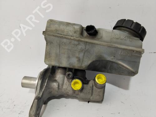 Used Brake master cylinder RENAULT CLIO IV (BH_) [2012-2021]  21568182