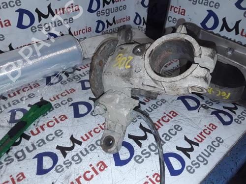 Used Left front steering knuckle PEUGEOT 206 Hatchback (2A/C) [1998-2012]  8552549