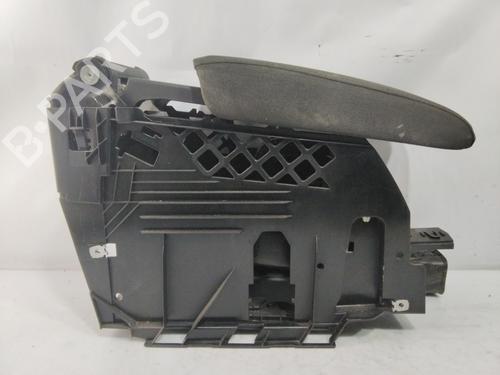 Used Armrest / Center console VW GOLF VI (5K1) [2008-2014]  30309802