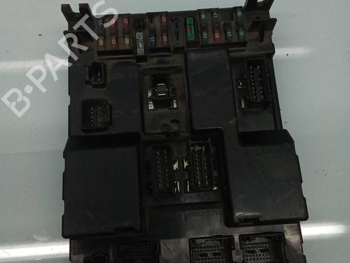 Used Fuse box PEUGEOT 307 SW Estate Van (3E_, 3H_) 2.0 HDi (90 hp) 8886367