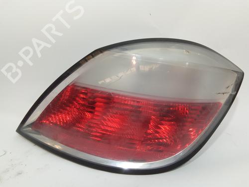 Used Right taillight OPEL ASTRA H (A04) [2004-2014]  10647449