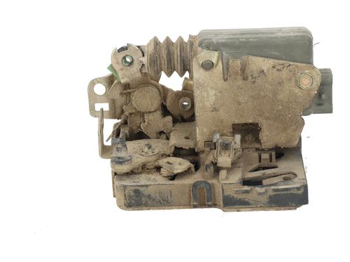 front-right-lock-renault-master-ii-van-fd-1997-1998-1999-2000-2001-2002-2003-2004-2005-2006-2007-2008-2009-2010-2011-2012-2013-31849070 main image