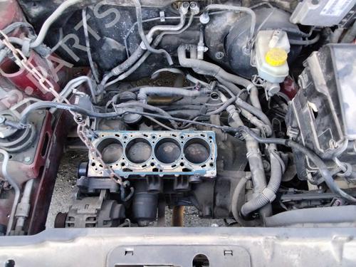 Left headlight VW POLO IV (9N_, 9A_) 1.4 16V | BP31250325C28