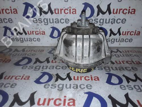 Used Engine mount BMW 3 (E90) 318 d (143 hp) 8761115