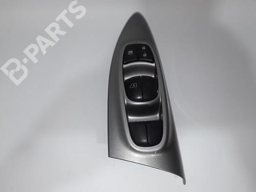 Used Left front window switch Left front window switch NISSAN JUKE (F15) 1.5 dCi (110 hp) 10651461 10651461