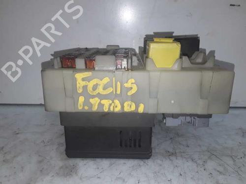 Zekeringkast FORD FOCUS I Saloon (DFW) 1.8 Turbo DI / TDDi (75 hp) 8565391