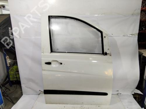 right-front-door-mercedes-benz-vito-bus-w639-2003-31803617 main image