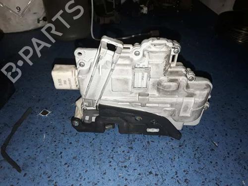 Høyre foran lås AUDI A4 B6 (8E2) 1.9 TDI (130 hp) 8544136