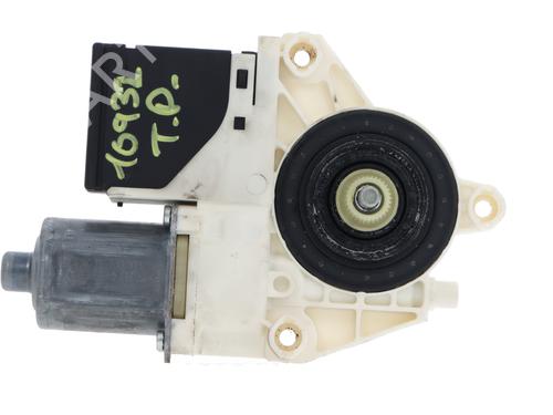 Used Right rear window motor Right rear window motor RENAULT MEGANE III Hatchback (BZ0/1_, B3_) 1.5 dCi (106 hp) 33957111 33957111