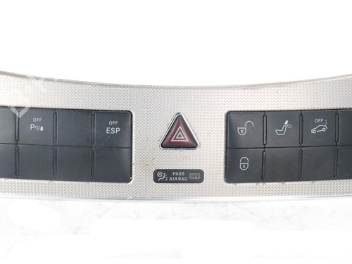 Used Warning switch Warning switch MERCEDES-BENZ CLK Convertible (A209) CLK 320 CDI (209.420) (224 hp) 36039101 36039101