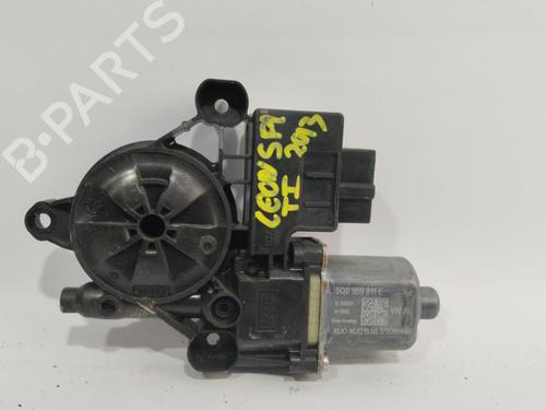 Rudehejsemotor bagstkærm venstre SEAT LEON (5F1)  | BP27215197E23 
