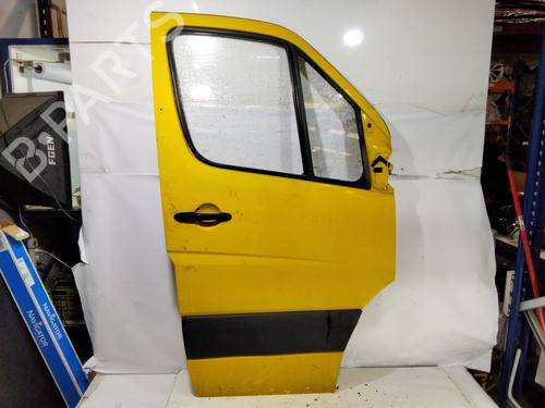 Used Right front door MERCEDES-BENZ SPRINTER 3-t Van (B906) [2006-2018]  32144096
