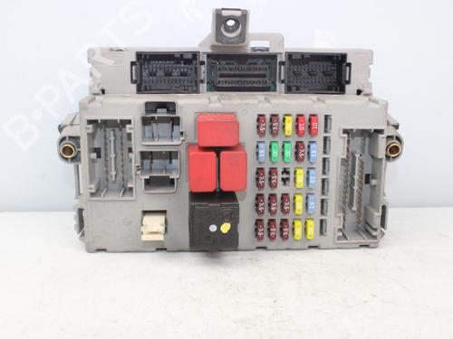 Used Fuse box LANCIA MUSA (350_) 1.3 D Multijet (350.AXG11, 350.AXG1A) (90 hp) 16242143