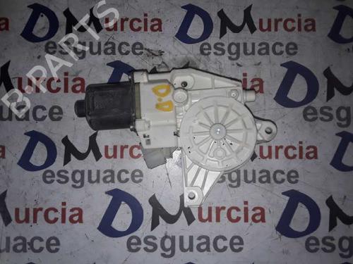 Rudehejsemotor forskærm højre MERCEDES-BENZ A-CLASS (W176) [2012-2018]  10247435