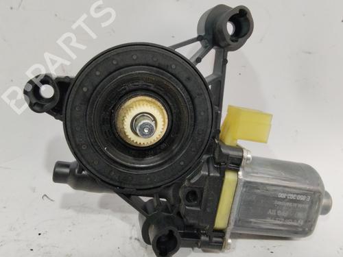 Rudehejsemotor forskærm højre SEAT LEON (5F1) [2012-2021]  26696580