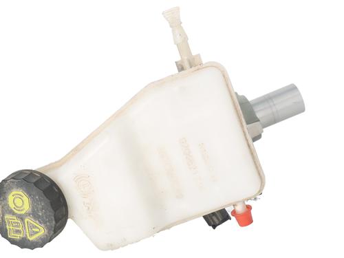 Used Brake master cylinder Brake master cylinder PEUGEOT 3008 II SUV (MC_, MR_, MJ_, M4_) 1.5 BlueHDi 130 (131 hp) 33982700 33982700