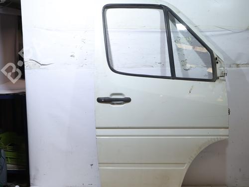 Used Right front door Right front door MERCEDES-BENZ SPRINTER 2-t Van (B901, B902) 211 CDI (901.661, 901.662, 902.661, 902.662) (109 hp) 36649154 36649154