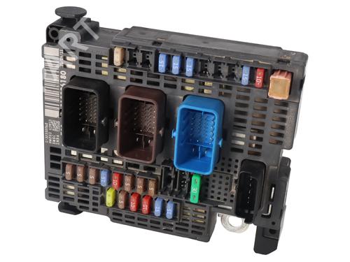 Used Fuse box Fuse box 36910396 36910396