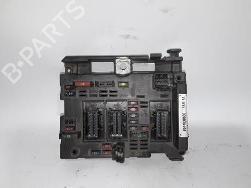 Used Fuse box PEUGEOT 306 (7B, N3, N5) 1.9 SRDT (90 hp) 10753840
