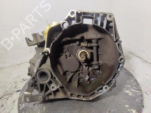 Boîte de vitesses FIAT QUBO (225_) 1.3 D Multijet (225AXE1A, 225CXE1A, 225AXH1A, 225AXL1A,... (95 hp) 33013059