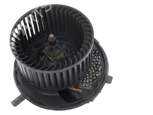 Varmeblæser AUDI Q3 (8UB, 8UG) [2011-2020]  31641074