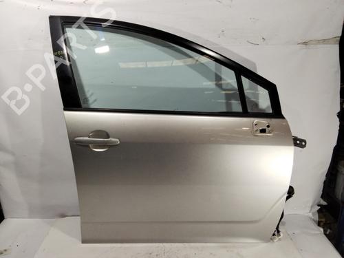 Used Right front door TOYOTA COROLLA Verso (ZER_, ZZE12_, R1_) 2.2 D-4D (AUR10_, AUR10R) (177 hp) 32348643