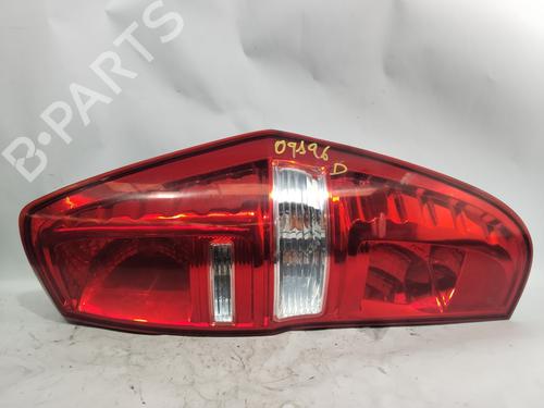 Used Right taillight HYUNDAI H-1 Van (A1) [1997-2008]  27312523