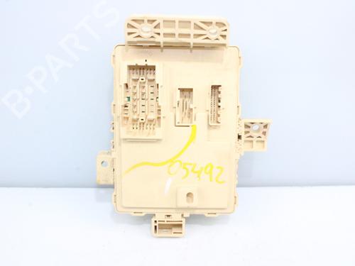 Used Fuse box HYUNDAI TUCSON (TL, TLE) 1.7 CRDi (116 hp) 15989403