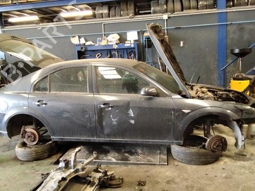 Right front fenders FORD MONDEO III (B5Y) 2.0 TDCi | BP18602458C42 