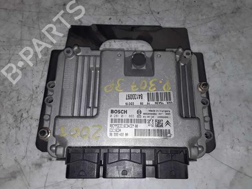 Used Engine control unit (ECU) CITROËN C4 Coupe (LA_) 1.6 HDi (109 hp) 8577377