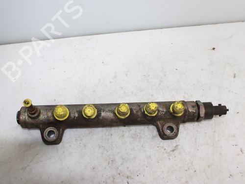 Used Injection rail RENAULT MASTER II Van (FD) 2.5 dCi (101 hp) 18269107