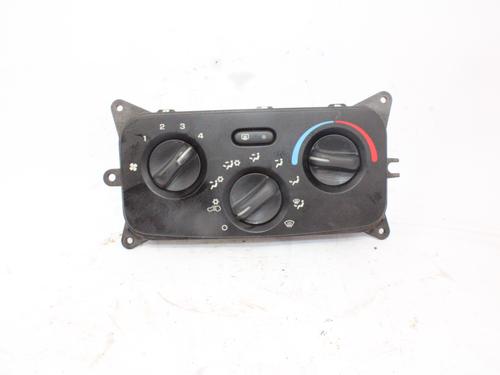 Commande Chauffage JEEP CHEROKEE (KJ) 2.5 CRD 4x4 (143 hp) 15679611