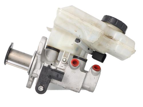 Used Brake master cylinder AUDI A3 Sportback (8VA, 8VF) 35 TFSI (150 hp) 32771736