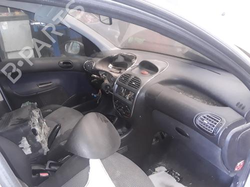 Fuse box PEUGEOT 206 Hatchback (2A/C) 1.4 HDi eco 70 | BP18246713E1 