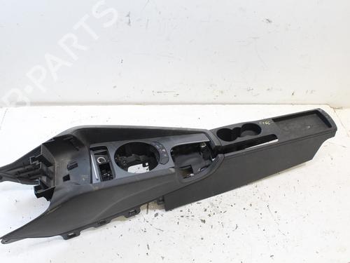 Armrest / Center console AUDI TT (8J3) 2.0 TFSI (200 hp) 17317954