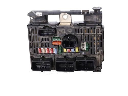 Used Fuse box Fuse box 39513812 39513812