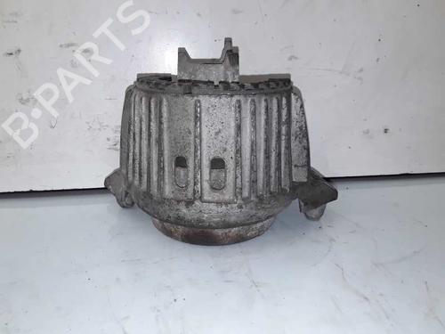 Used Engine mount MERCEDES-BENZ C-CLASS (W204) [2007-2015]  8761168