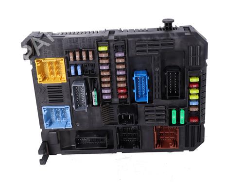 Used Fuse box Fuse box 38203034 38203034